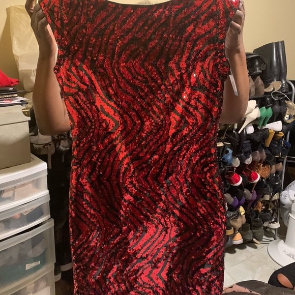 Never worn dress red and sparkly - Picture 3 of 4